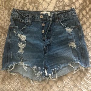 Abercrombie & Fitch - Curve Love Ultra High Rise Mom Short
